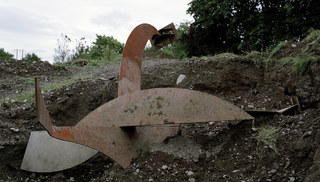 Sean Lynch - Untitled (Sculpture in a Hole) 